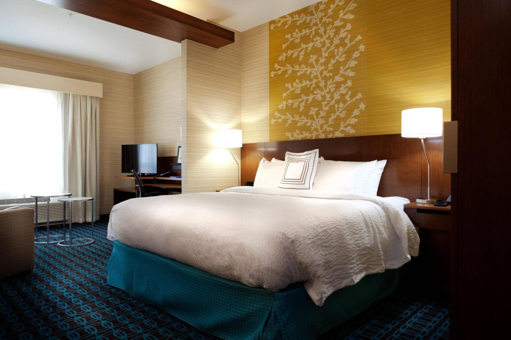 Fairfield Inn & Suites By Marriott Lethbridge Bagian luar foto